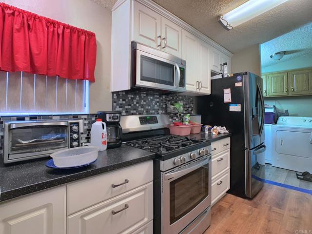Home for Sale in Lakeside