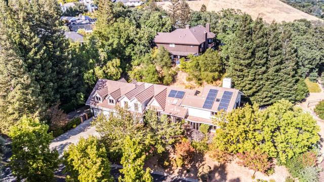 3265 Greenhills Drive, Lafayette CA: https://media.crmls.org/mediaz/11b9d8f0-8b18-4190-af91-9a4f4066f566.jpg