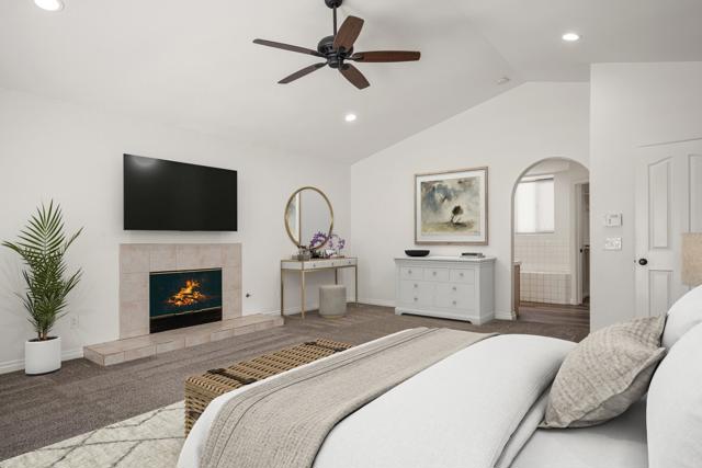41950 Maryn Court, Palm Desert CA: https://media.crmls.org/mediaz/11bac365-e43e-410d-996a-21f1d3cecf77.jpg