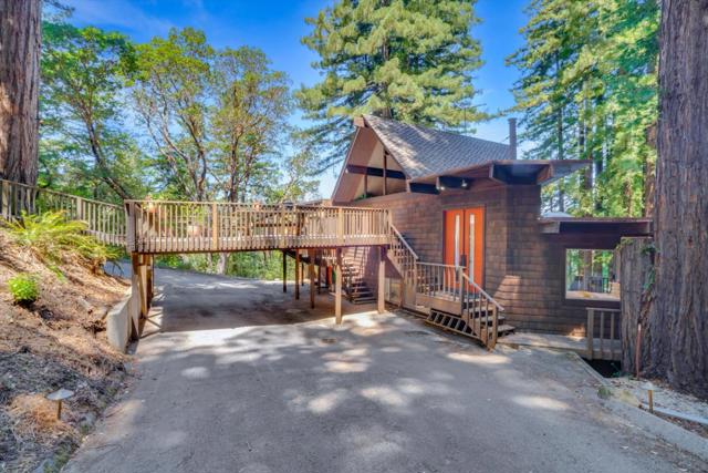 12 Summit Road, Woodside CA: https://media.crmls.org/mediaz/11bbbd02-2c3c-413a-89ab-51b9e63db222.jpg