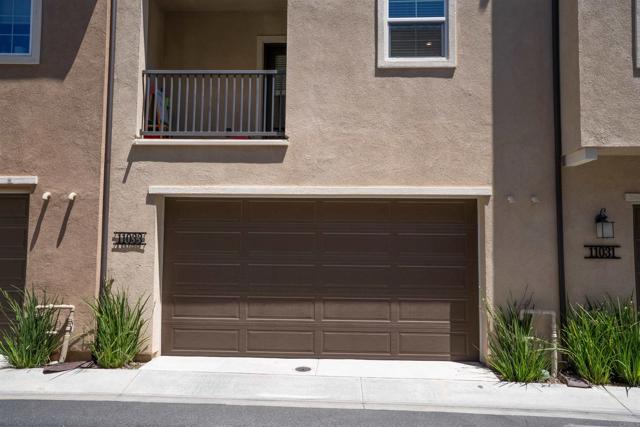11033 Bryce Way, San Diego CA: https://media.crmls.org/mediaz/11bbefda-4b43-4038-857c-53fadf494e0c.jpg
