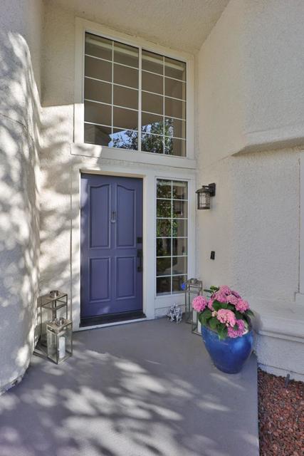 3239 Pinot Blanc Way, San Jose CA: https://media.crmls.org/mediaz/11bc112b-e70a-46c8-a1fe-88135996ab97.jpg