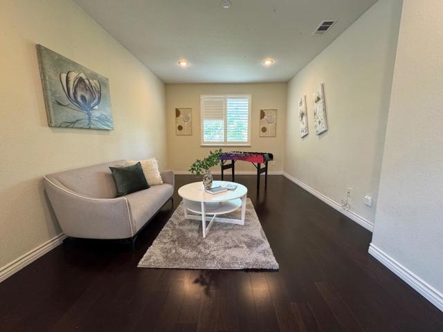 2559 Neptune Court, Tracy CA: https://media.crmls.org/mediaz/11bc3f9d-a96a-4624-9399-137b5b4d51c4.jpg