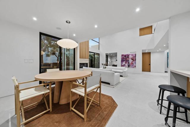 7376 Fay Ave, La Jolla CA: https://media.crmls.org/mediaz/11bcc61c-792f-4786-9525-e42446ce2ae4.jpg