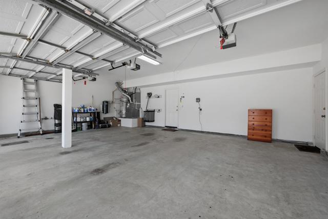 12722 Sandy Crest Ct, San Diego CA: https://media.crmls.org/mediaz/11bd07e9-8d84-408d-a230-87c563d1907b.jpg