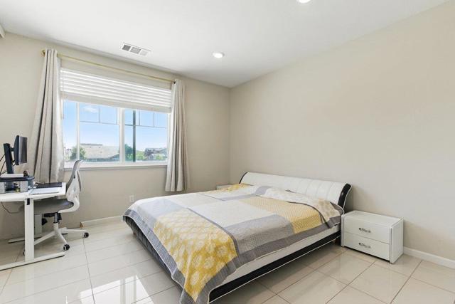 33831 Farmhouse Street, Fremont CA: https://media.crmls.org/mediaz/11bd83da-9ec2-4717-8749-3520440b0b23.jpg