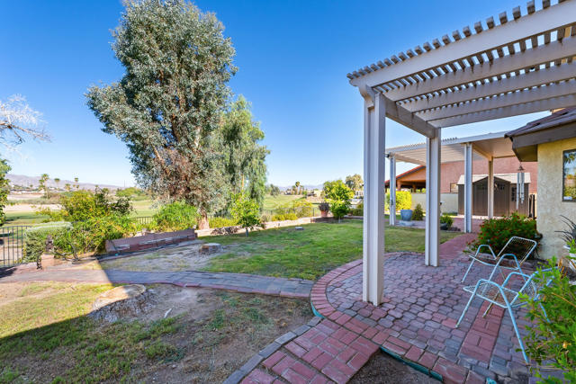 204 Fairway Drive, Needles CA: https://media.crmls.org/mediaz/11bdaad4-310f-4d69-92ff-79d0d7adb7ae.jpg