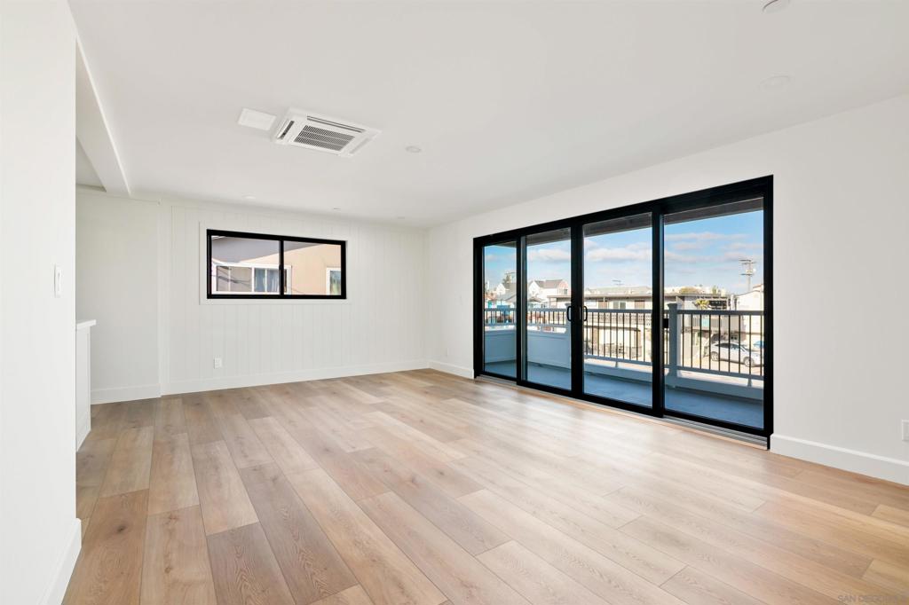 MLS #250041286SD image #11