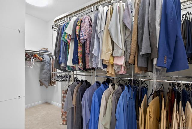 Image 44 of 73 For 18410 Lakepointe Dr