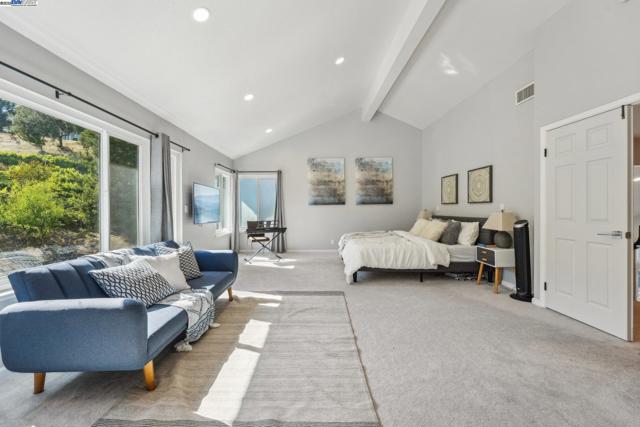 8244 Brittany Dr, Dublin CA: https://media.crmls.org/mediaz/11be97a5-f20a-4dd6-a8cd-80312587a8b0.jpg