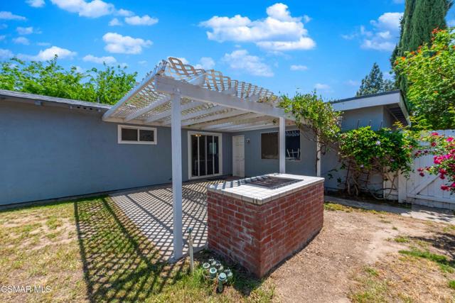 4894 Muirwood Court, Simi Valley CA: https://media.crmls.org/mediaz/11bf42d2-290b-49fc-93a3-e6d7a7de0730.jpg