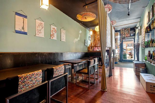 15241526 Irving Street, San Francisco CA: https://media.crmls.org/mediaz/11bf8520-060b-44dd-9946-83a639b7ccc8.jpg