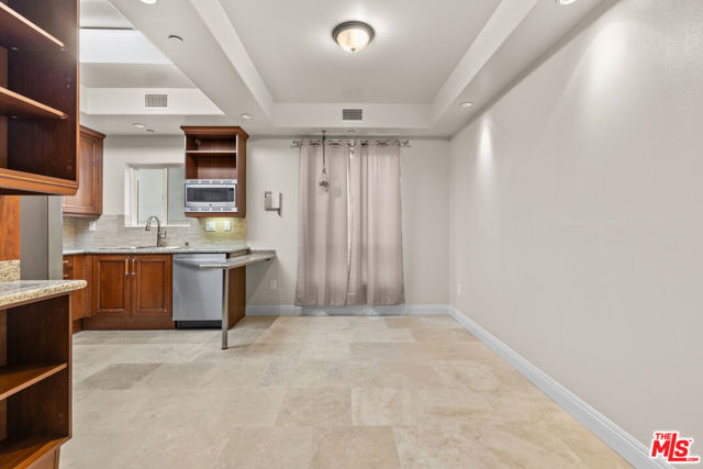 11323 Huston Street, North Hollywood CA: https://media.crmls.org/mediaz/11c051af-b232-4387-8520-467118523db6.jpg