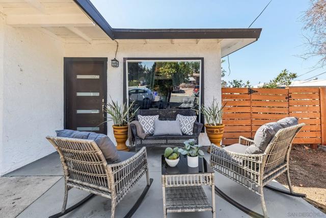 3850 Demus St, San Diego CA: https://media.crmls.org/mediaz/11c0b857-e92a-4749-9ff3-adba569af9d6.jpg