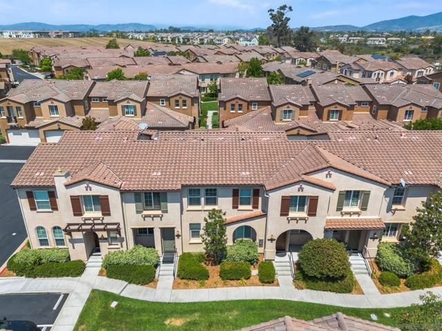13033 Lamia Point, San Diego CA: https://media.crmls.org/mediaz/11c1341d-063d-4030-b7b1-544d7a0b1f23.jpg