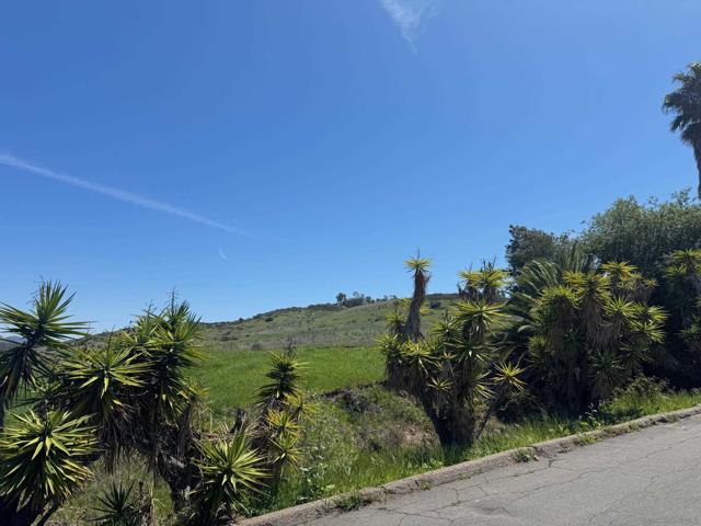 12710 Montauk St, Poway CA: https://media.crmls.org/mediaz/11c14a83-e640-4891-8171-be02b23c8f4e.jpg