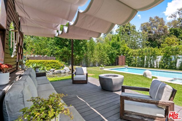 12763 Kling Street, Studio City CA: https://media.crmls.org/mediaz/11c206b9-5ae8-416c-94f0-15abd473fda4.jpg