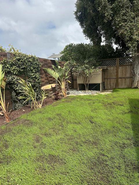 3435 Ann Drive, Carlsbad CA: https://media.crmls.org/mediaz/11c21975-5a1a-42a6-914a-923601b045c7.jpg