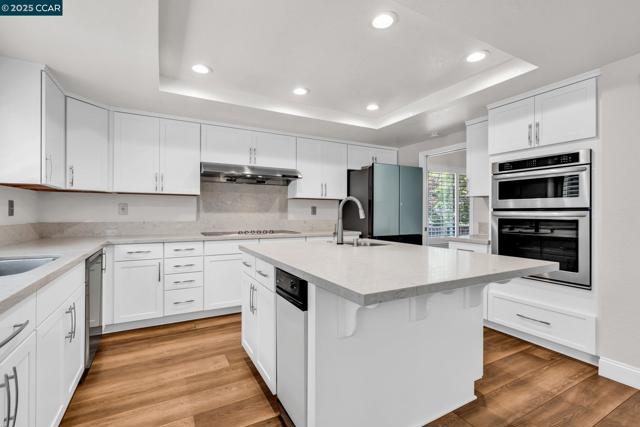 4020 Westminster Pl, Danville CA: https://media.crmls.org/mediaz/11c23b73-5fb1-4654-a9a3-4d25deea7d29.jpg