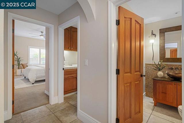 260 Edinburgh Cir, Danville CA: https://media.crmls.org/mediaz/11c2fc7f-dbdd-4f09-b24f-3d2af8063361.jpg