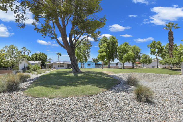 47867 Los Amigos Court, Indio CA: https://media.crmls.org/mediaz/11c30488-1088-4be3-aa0a-3b097ca93540.jpg