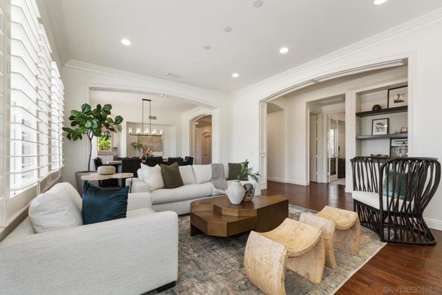 10263 Winecreek Ct, San Diego CA: https://media.crmls.org/mediaz/11c30ea9-44e1-424e-ad8d-736116273fd2.jpg