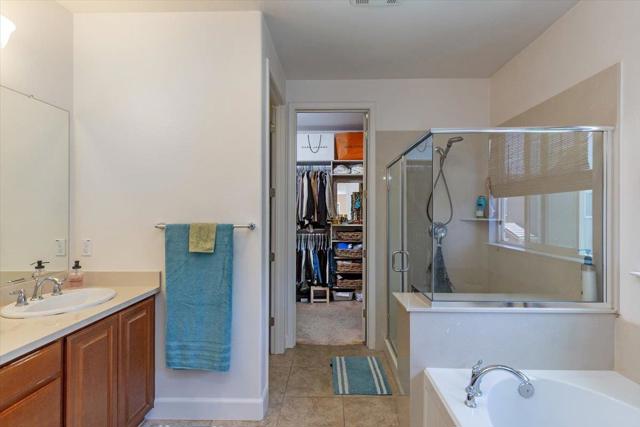 270 Robin Place, Gilroy CA: https://media.crmls.org/mediaz/11c36b93-8731-4352-ad81-94a2e6f9d306.jpg
