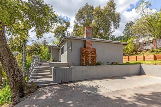 21525 Madrone Drive, Los Gatos CA: https://media.crmls.org/mediaz/11c372ee-366b-4223-ac5d-28a49d581aac.jpg