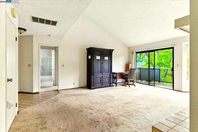 2437 Sebastopol Ln, Hayward CA: https://media.crmls.org/mediaz/11c39f52-9489-43ca-b5ce-e6c358bca007.jpg