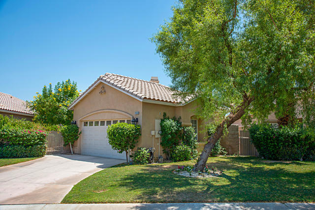 79851 Carmel Valley Avenue, Indio CA: https://media.crmls.org/mediaz/11c42cbc-ee0f-4487-873f-74528a622a62.jpg