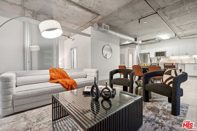 645 W 9th Street, Los Angeles CA: https://media.crmls.org/mediaz/11c56e6d-b924-4c94-afbd-ce23c597536d.jpg