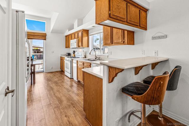 6550 Ponto Dr, Carlsbad CA: https://media.crmls.org/mediaz/11c5b15a-c302-4312-b05f-ceb66582ced0.jpg