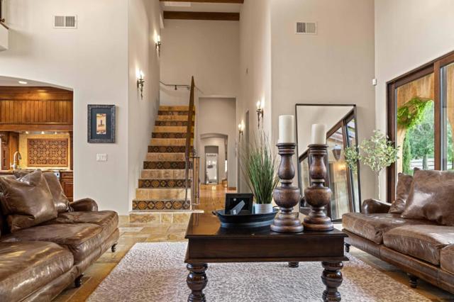 12220 Heritage Way, Gilroy CA: https://media.crmls.org/mediaz/11c5f1c7-8c64-4092-aed1-f1d2eb0ad08e.jpg