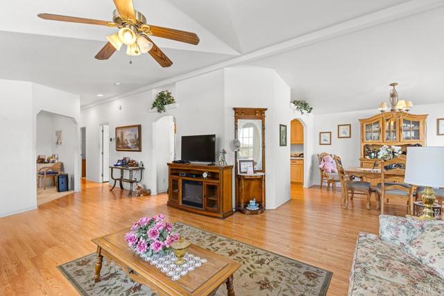 Detail Gallery Image 4 of 30 For 525 W El Norte Pkwy #269,  Escondido,  CA 92026 - 2 Beds | 2 Baths