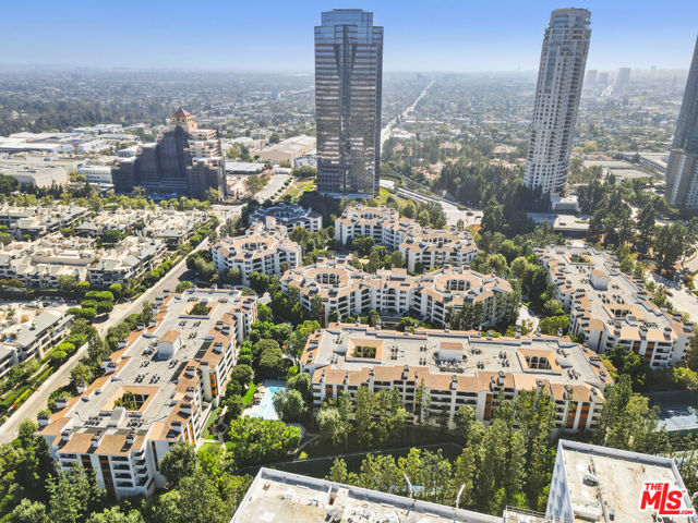 2102 Century Park Lane, Los Angeles CA: https://media.crmls.org/mediaz/11c6786a-9a5c-49e2-8bee-1971b387b95b.jpg