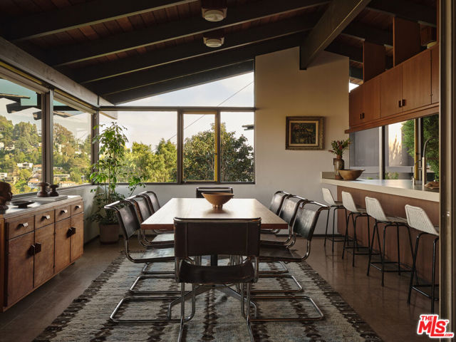 2052 Mayview Drive, Los Angeles CA: https://media.crmls.org/mediaz/11c6e70c-74a3-440d-aed4-1e2e63c825d6.jpg