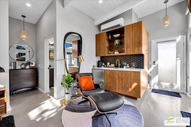 657 N Juanita Drive, Palm Springs, CA 92262