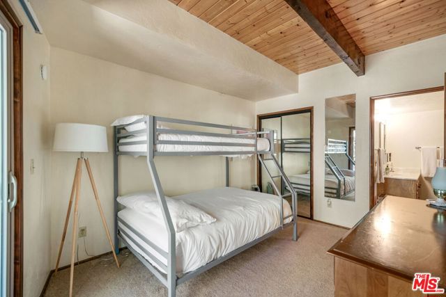 2378 Rim Of The World Drive, Running Springs CA: https://media.crmls.org/mediaz/11c73169-7ea7-42c8-84ef-df00990bf467.jpg