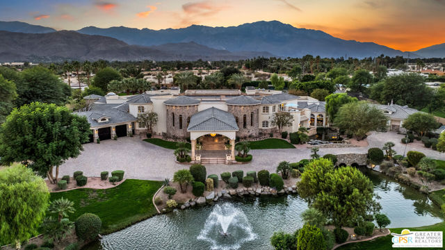 1 Saint Petersburg Court, Rancho Mirage CA: https://media.crmls.org/mediaz/11c748a1-37df-4aa4-8de6-ea65eccf9287.jpg
