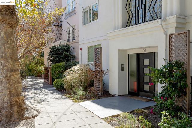 30 Domingo Ave, Berkeley CA: https://media.crmls.org/mediaz/11c7964d-646a-4bee-a416-414cdcd9e40c.jpg