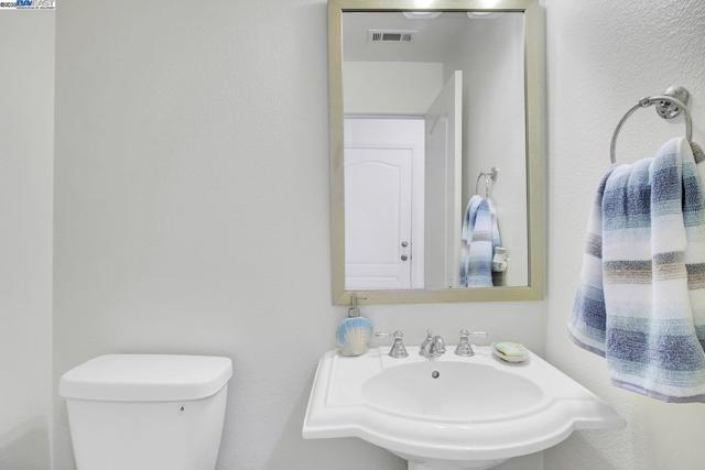 200 ARDEN CT, San Ramon CA: https://media.crmls.org/mediaz/11c7e17e-5a66-4b89-b933-a5ba9ce81e44.jpg