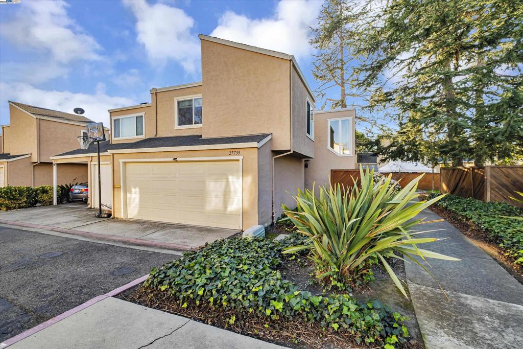 27739 Pistachio Ct