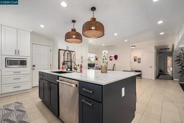 1730 Claycord Ave, Concord CA: https://media.crmls.org/mediaz/11c86c6d-4110-4646-a547-750157ff0a3f.jpg