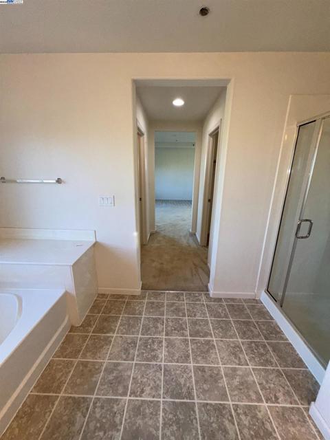 2746 Gracie Pl, Fairfield CA: https://media.crmls.org/mediaz/11c8b5e3-59b2-49bb-9a8c-b0437396f6c8.jpg