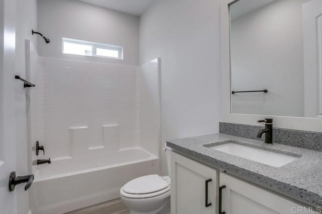 4650 Dulin Road, Fallbrook CA: https://media.crmls.org/mediaz/11ca04c1-ca14-46ed-b680-9a6b5db92625.jpg