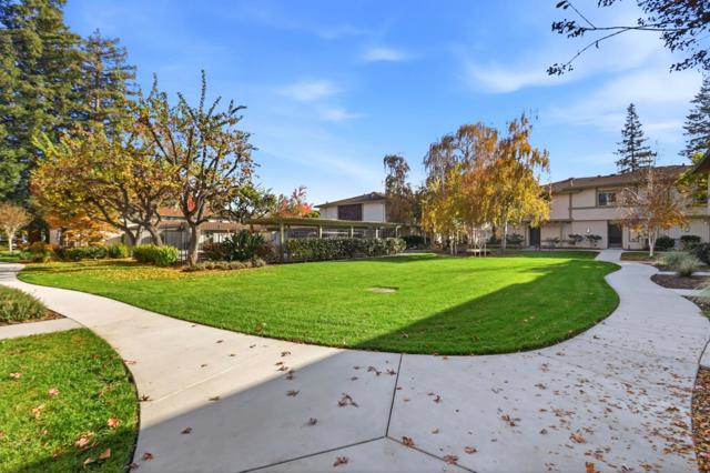 540 Valley Forge Way, Campbell CA: https://media.crmls.org/mediaz/11ca4166-b216-4d6b-bcf1-2d8a8246549c.jpg