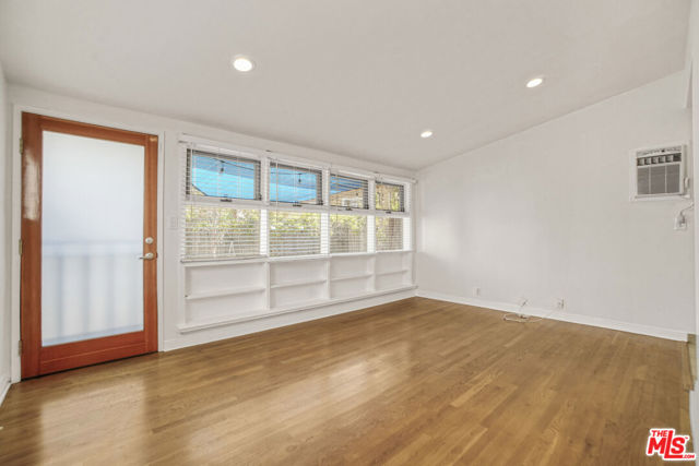 2404 Ocean Park Boulevard, Santa Monica CA: https://media.crmls.org/mediaz/11ca7830-7798-4f28-9121-748cd37bee45.jpg