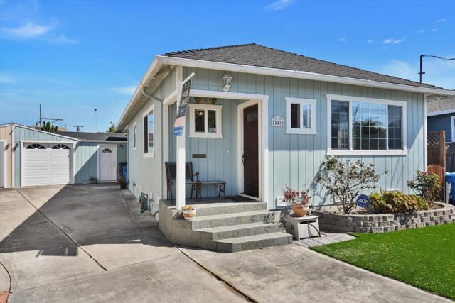 241 Terrace Avenue, San Bruno CA: https://media.crmls.org/mediaz/11cadfbc-82a8-4d87-a874-76bbc9c77284.jpg