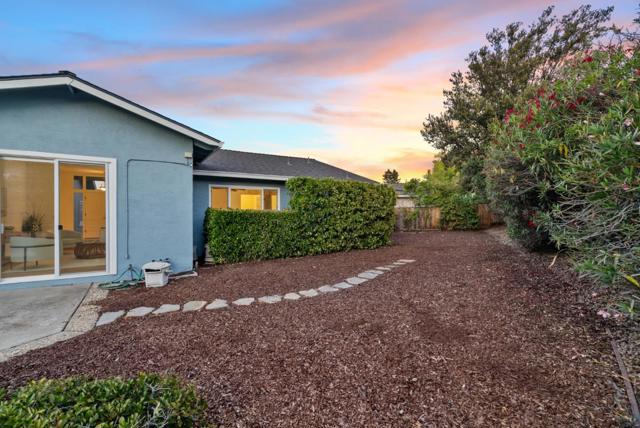 5963 Larabee Court, San Jose CA: https://media.crmls.org/mediaz/11cb1bc9-0467-4919-af8c-e2bc6c61be9e.jpg