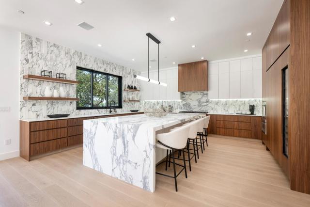 3964 Jefferson Avenue, Redwood City CA: https://media.crmls.org/mediaz/11cbd0c7-3bca-4bfa-8377-609ee9aa53d5.jpg